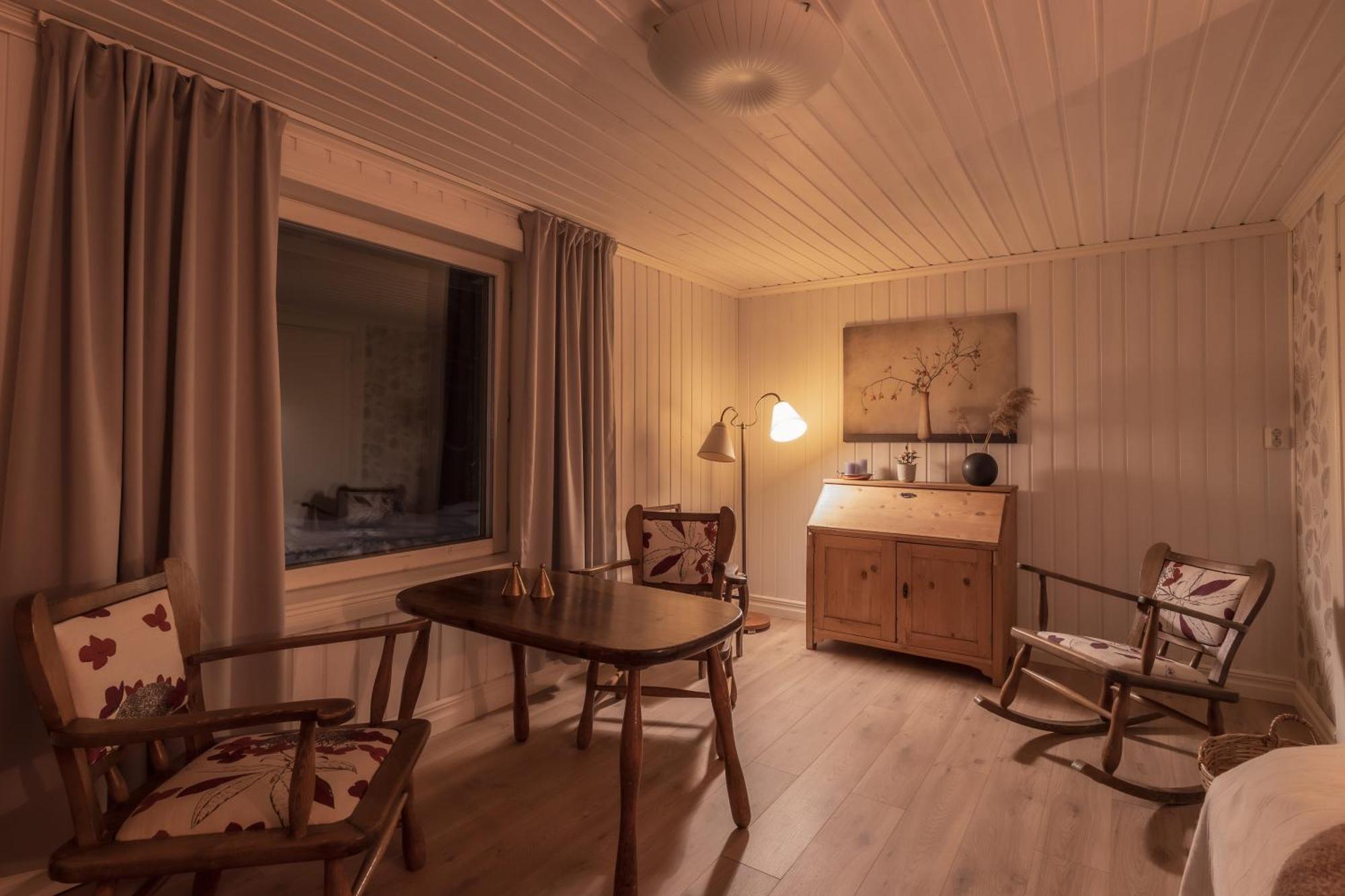 Kalix Riverside Inn, Farm Timbering Exterior foto